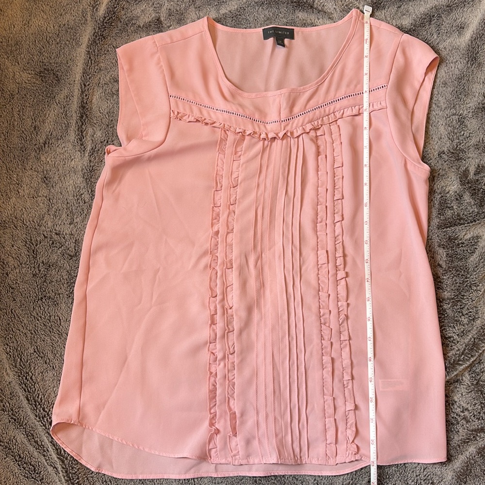 The Limited 🩷 Ruffle Top - Picture 5 of 5